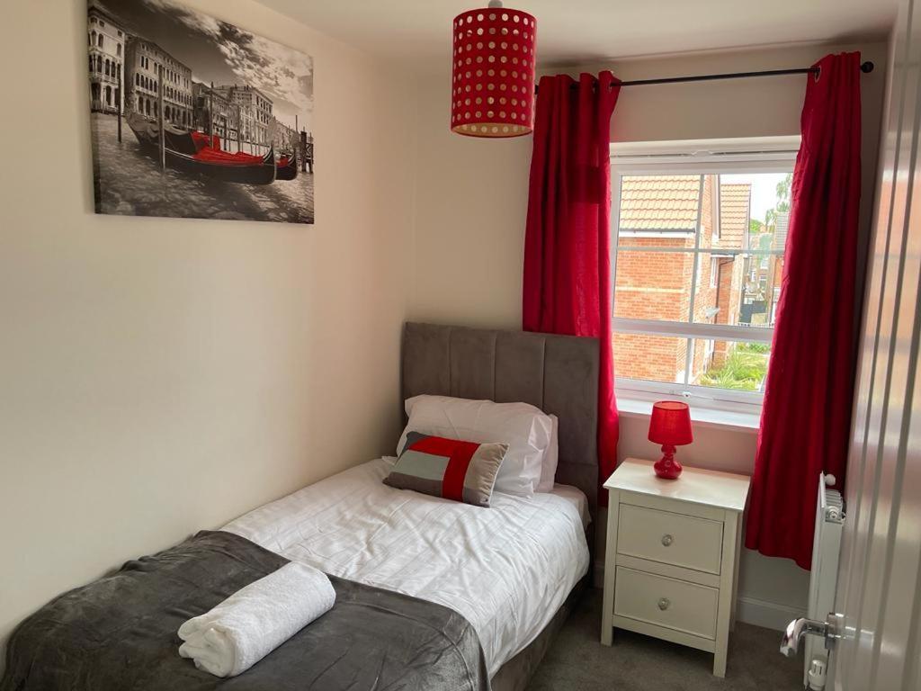 Stunning 3-Bed Risa House In Beeston Nottingham Villa Kültér fotó